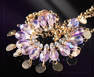 光影之韵 珠宝主题海报的艺术设计与情感表达